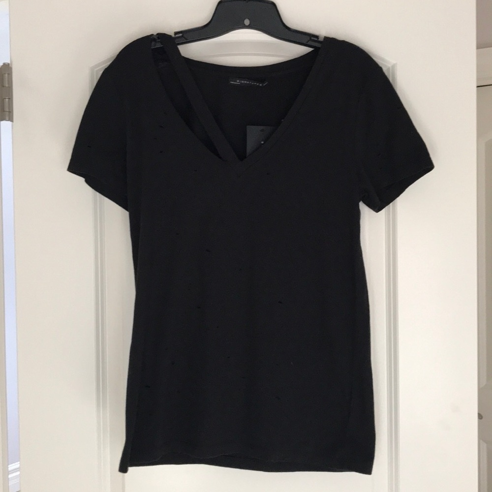 Black distressed tee